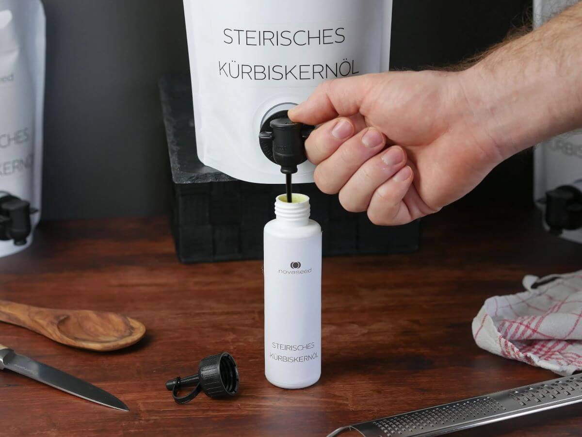 Steirisches-Kuerbiskernoel_Restaurant_abfuellen
