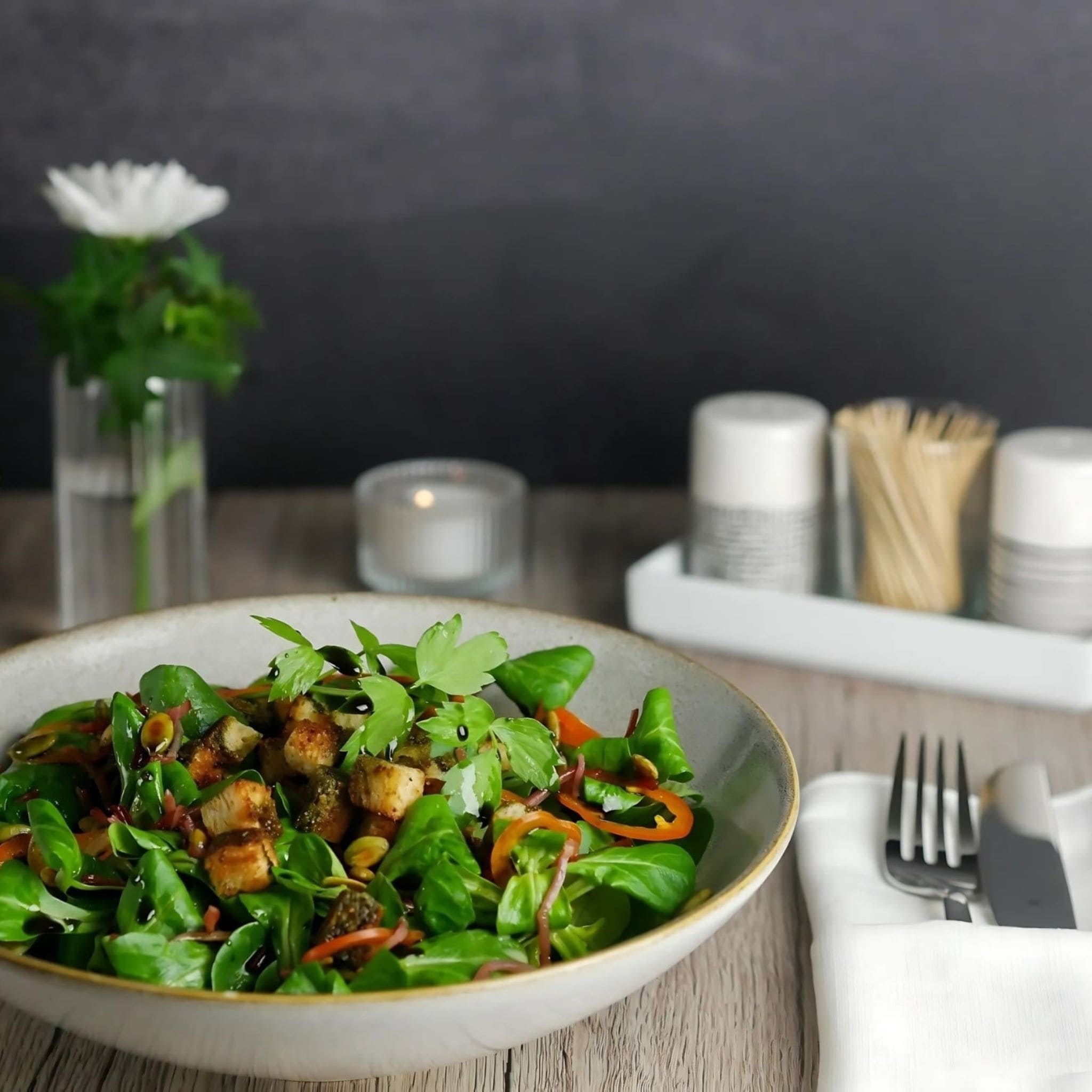 Feldsalat_Steirisches_Kuerbiskernoel_Dressing