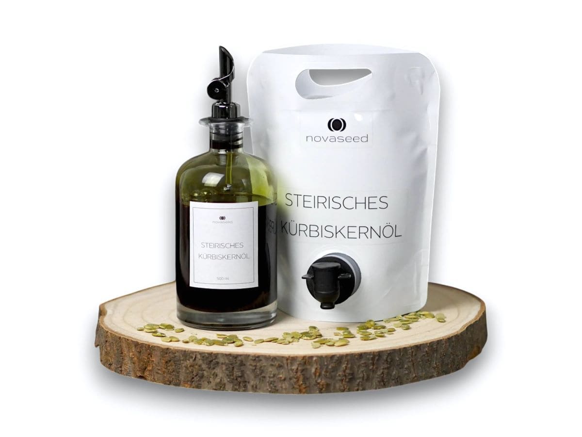 Kuerbiskernoel_mit-Servierflasche_Restaurant